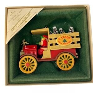 Vintage Hallmark 1984 Here Comes Santa 6t Santa's Deliveries Christmas Ornament